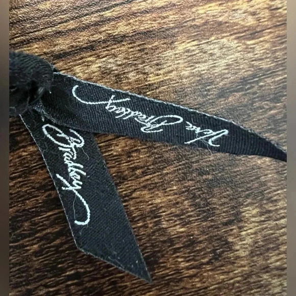 Vera Bradley | black microfiber women’s wallet. - Picture 3 of 15